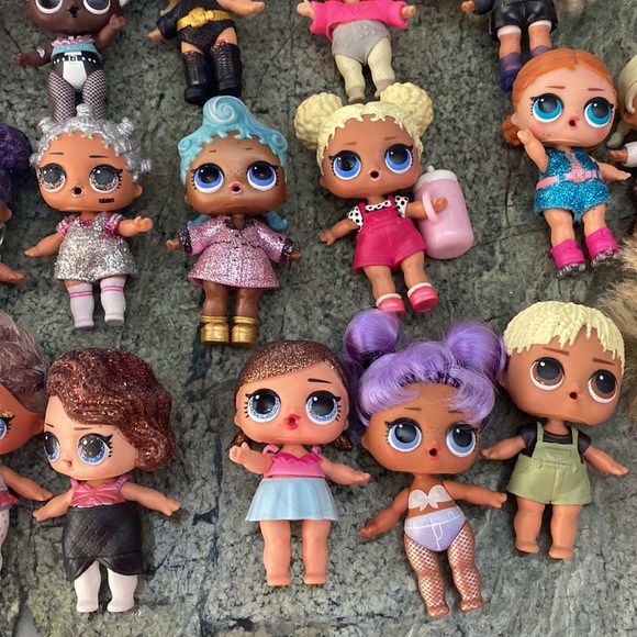 52 LOL Doll collection with accessories and wigs - Picture 8 of 12